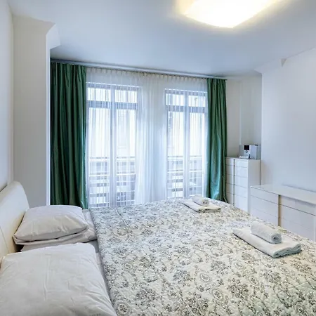 Old Two Bedroom At Galleria Apartment *