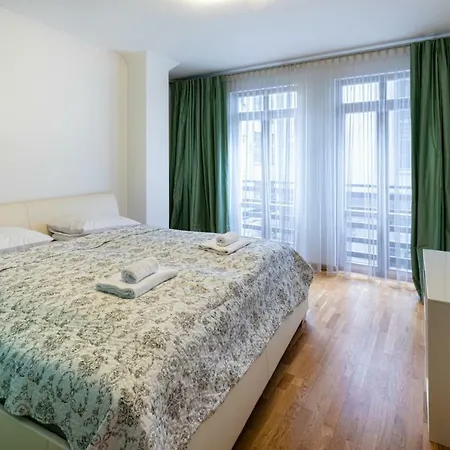 Old Two Bedroom At Galleria * 里加