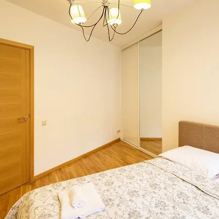 Old Two Bedroom At Galleria *