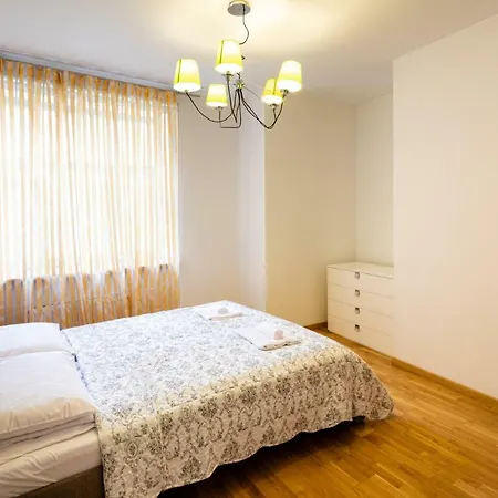 Old Two Bedroom At Galleria