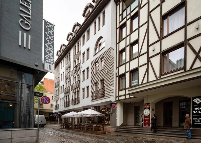 Apartment Old Two Bedroom At Galleria Riga