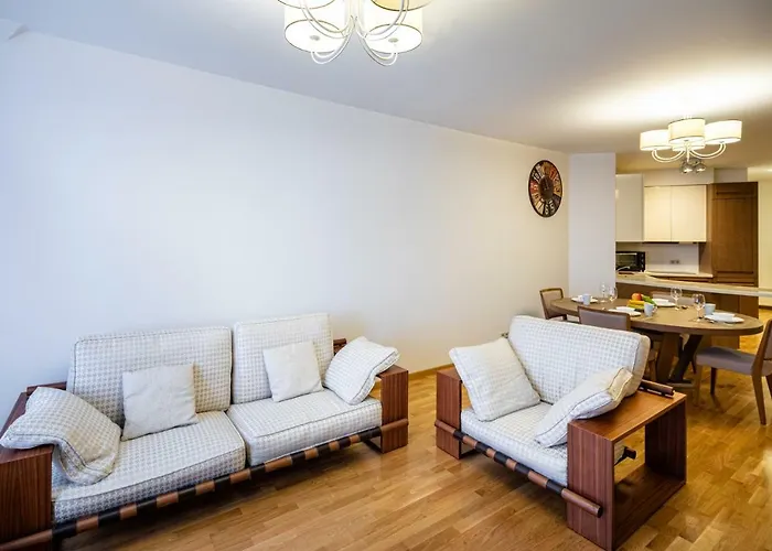 Old Two Bedroom At Galleria *