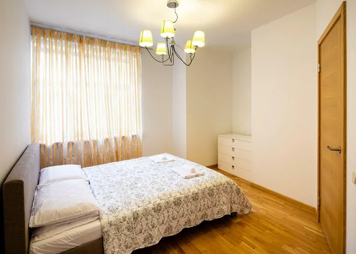 Old Two Bedroom At Galleria