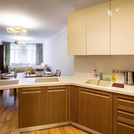 Old Two Bedroom At Galleria *