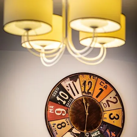 Апартаменты Old Two Bedroom At Galleria *