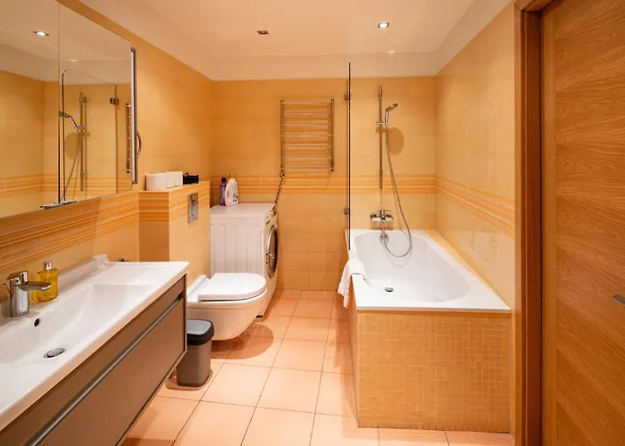 Dzīvoklis Old Two Bedroom At Galleria *