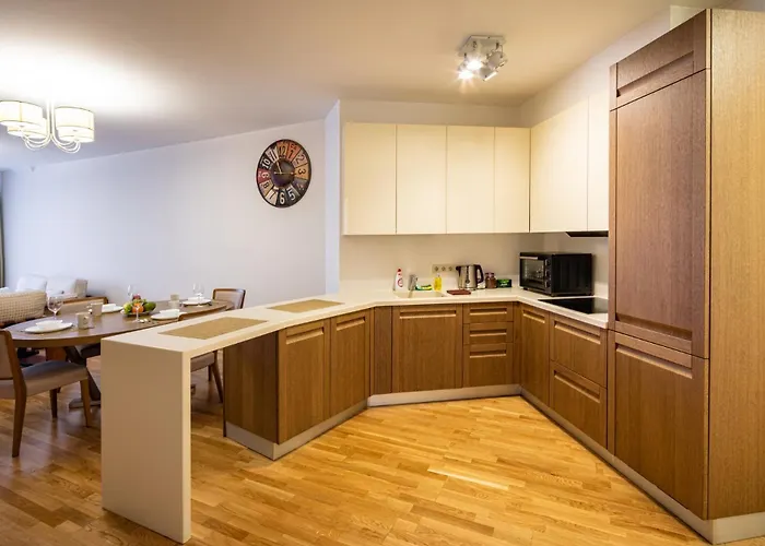 Old Two Bedroom At Galleria Dzīvoklis