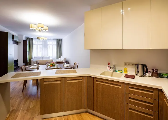 Old Two Bedroom At Galleria *