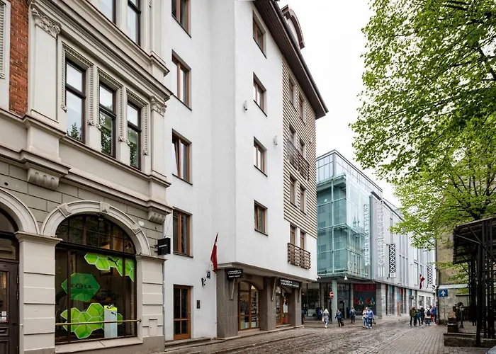 Old Two Bedroom At Galleria *