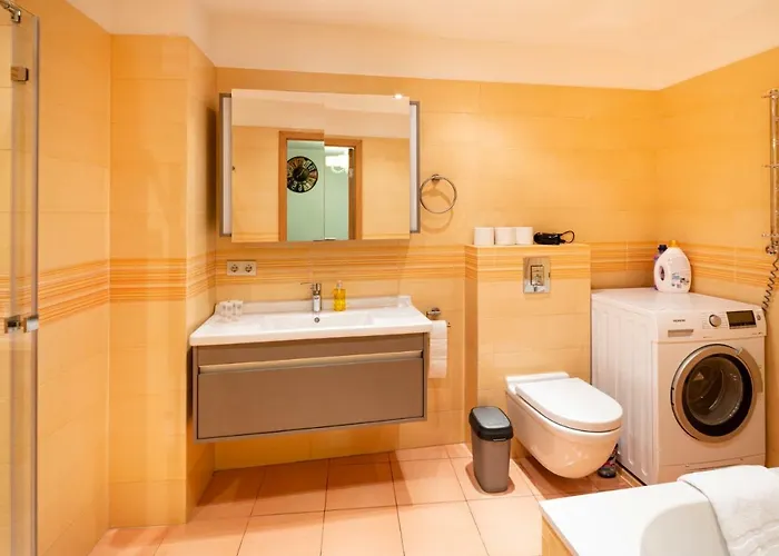 Dzīvoklis Old Two Bedroom At Galleria *