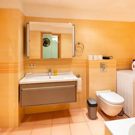Appartamento Old Two Bedroom At Galleria *